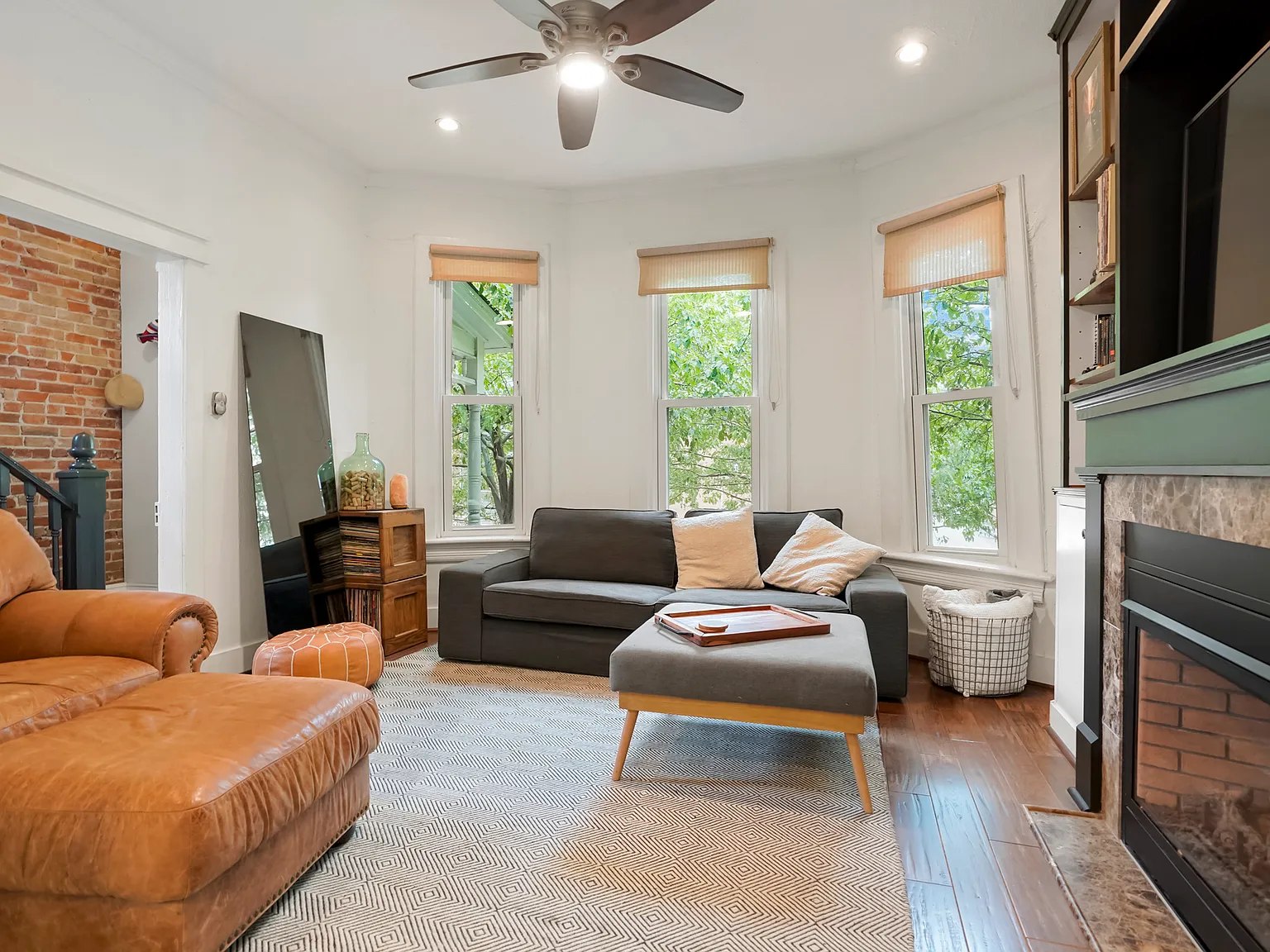 3 bed, 1142 sqft, $3,150 — Photo 4