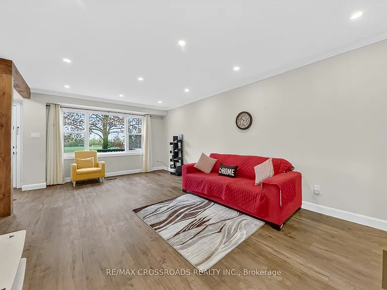 357 Pompano Ct — Photo 9