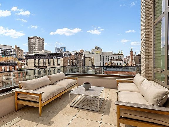 4th image of 66 Clinton St Unit Penthouse