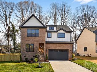 16315 Riverpointe Dr, Charlotte, NC 28278