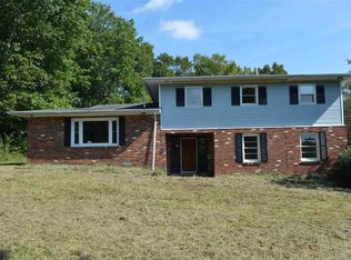 206 Moncrief Dr, Scottsville, KY 42164