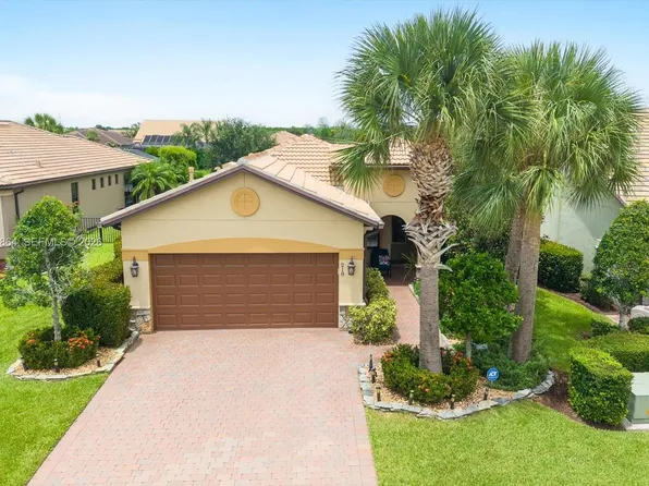 218 SE Longview Dr, Port Saint Lucie, FL 34984