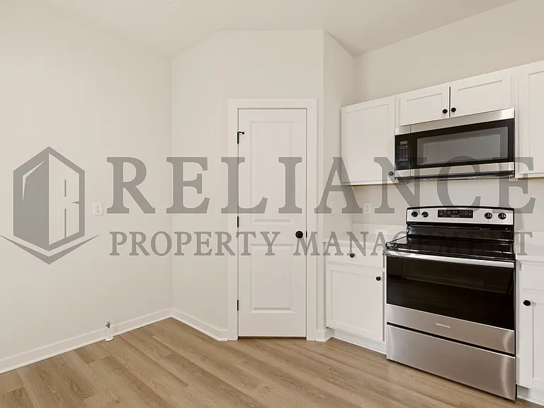150 N Gowen St — Photo 19