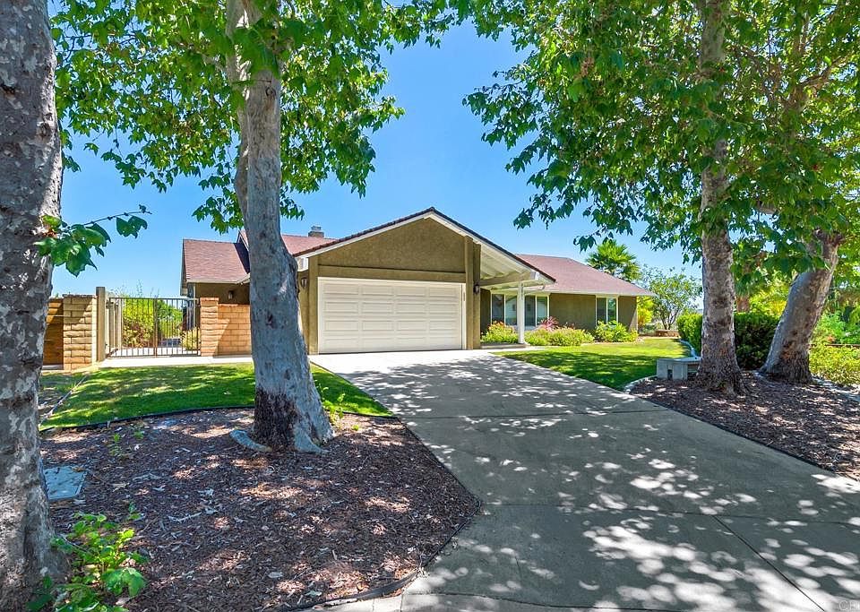 1st image of 42801 Las Violettas Ct
