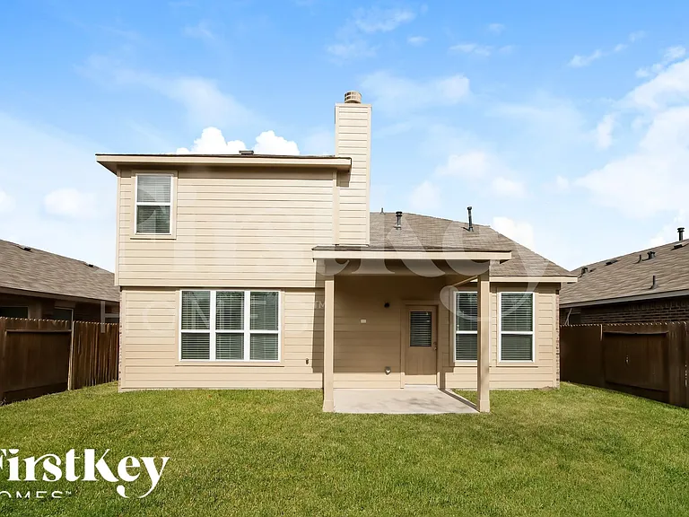 2526 Cold River Dr — Photo 15