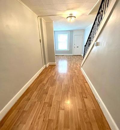 3rd image of 358 Linden St