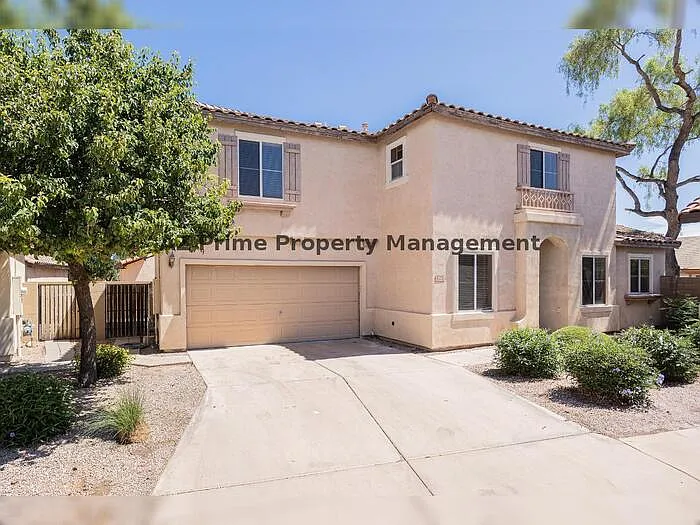 670 E Mariposa Pl — Photo 1