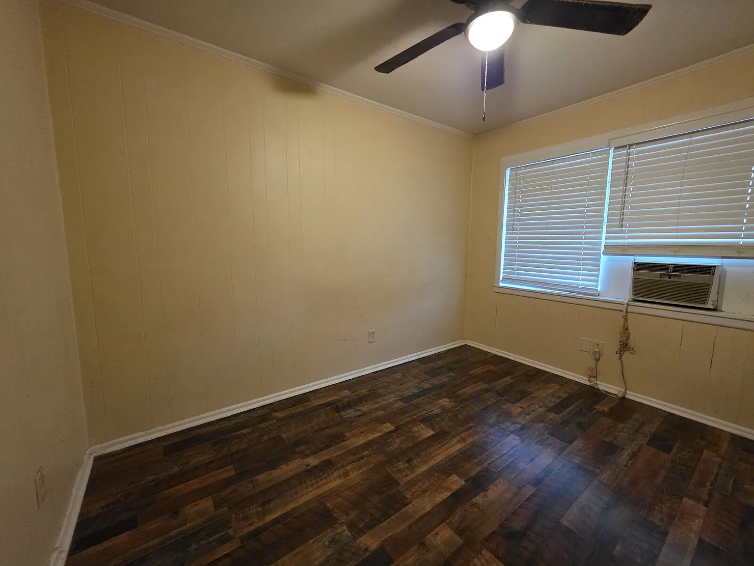 2 bed, 1.0 bath, $1,000 — Photo 2