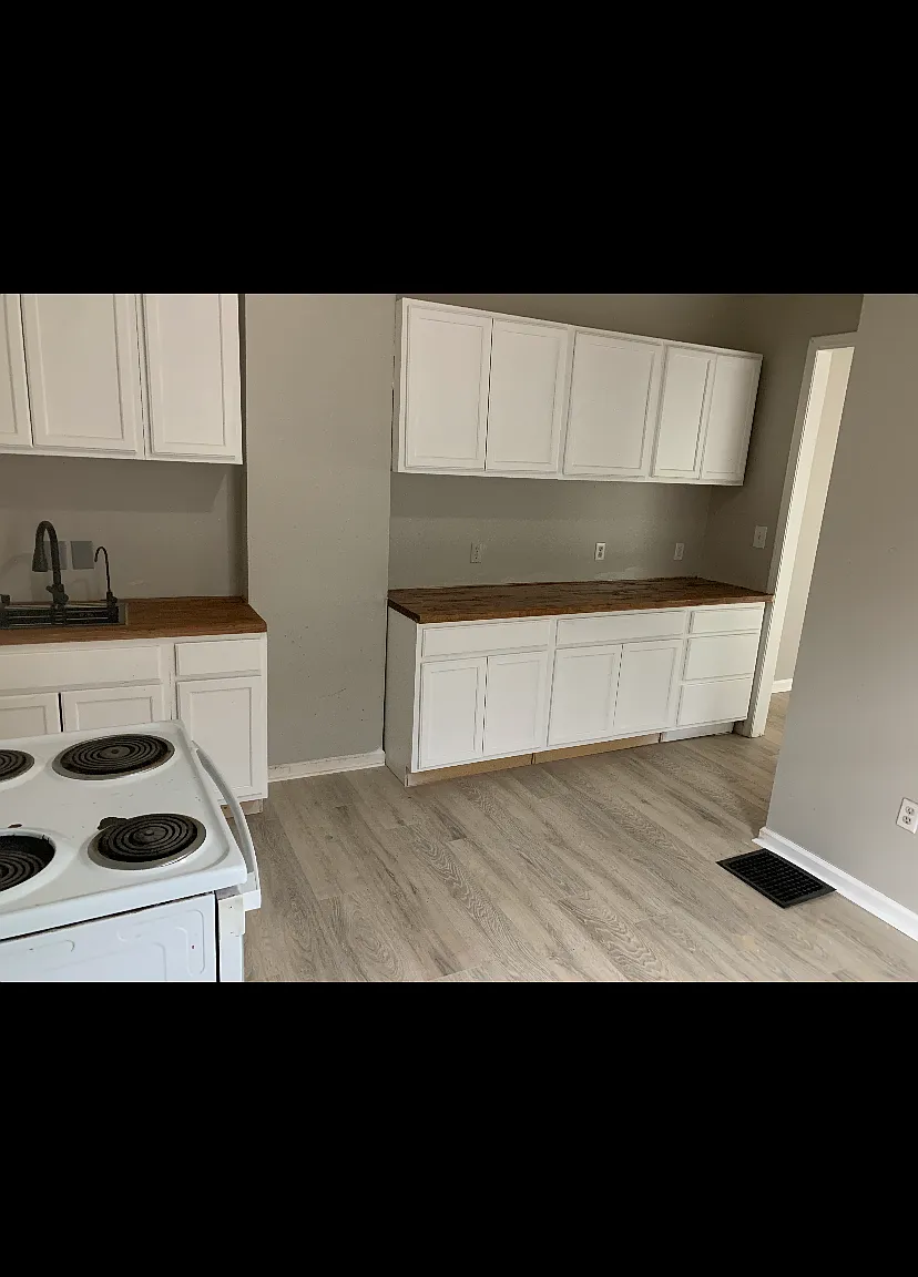 3 bed, 1.5 bath, $1,300 — Photo 2