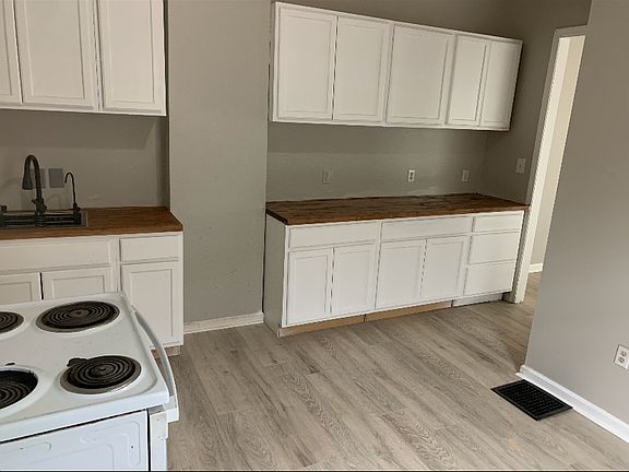 2nd image of 349 W 28th St #349