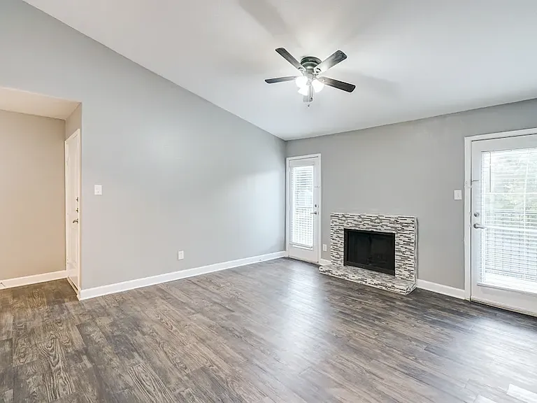 Spring Lake Village Apartments — Photo 11