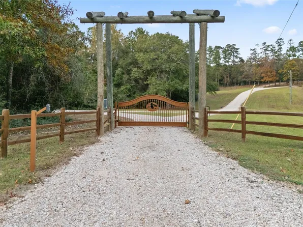 15606 Kristen Ln, Willis, TX 77378