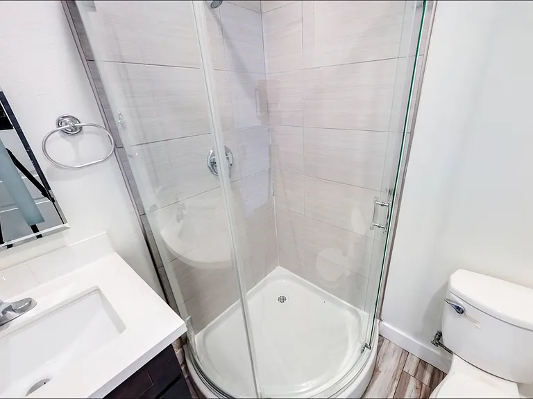 1451 W 36th Pl — Photo 16