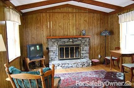 3rd image of 20 Peachtree Ln