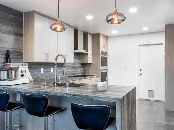 4718 Amberwood Ct, Carlsbad, CA 92008