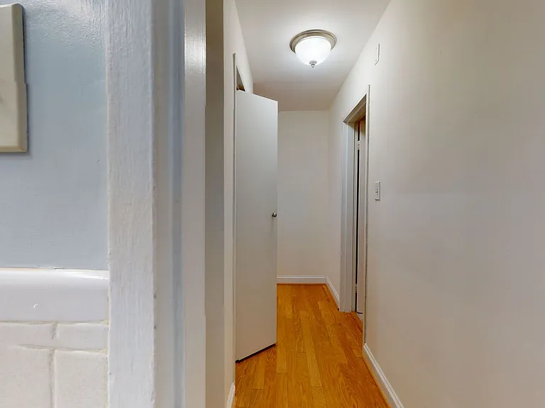 2400 41st St NW #208 — Photo 21
