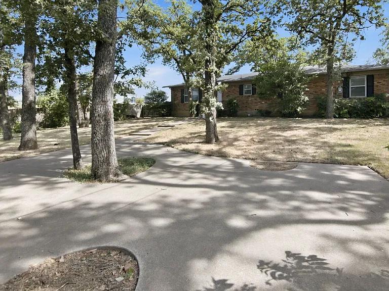 6500 Callahan Ct — Photo 24
