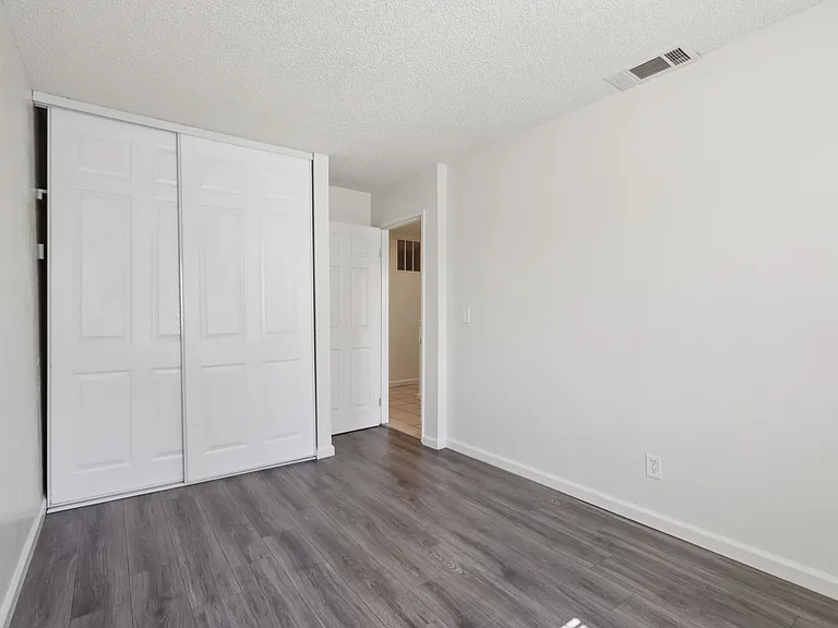 Orchard Crossing — Photo 30
