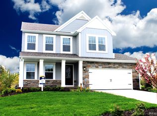 923 Village Dr, Davison, MI 48423