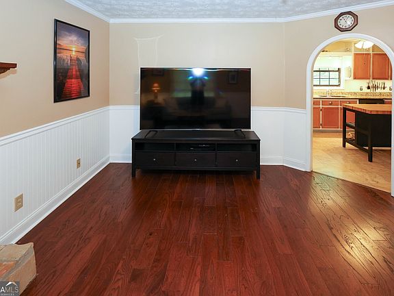 3rd image of 3129 N Woods Trl