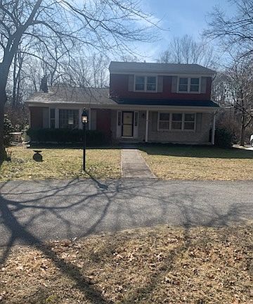 2nd image of 8325 Woodland Rd