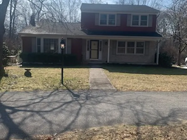 8325 Woodland Rd, Pasadena, MD 21122