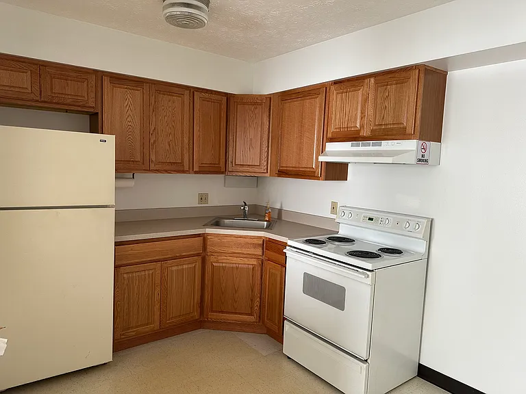 6751 Ridge Plaza Dr — Photo 3