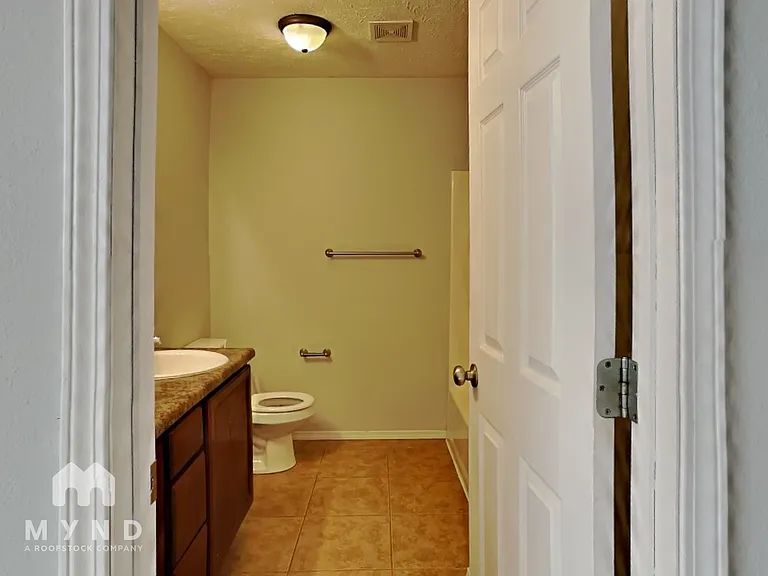 1305 S Marseilles Ave — Photo 9