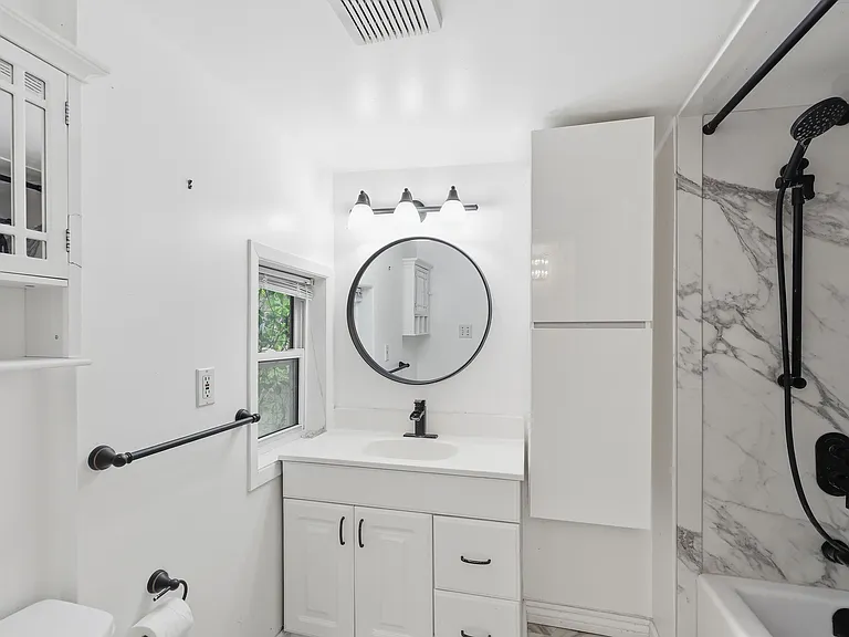 182 Montreal St — Photo 12