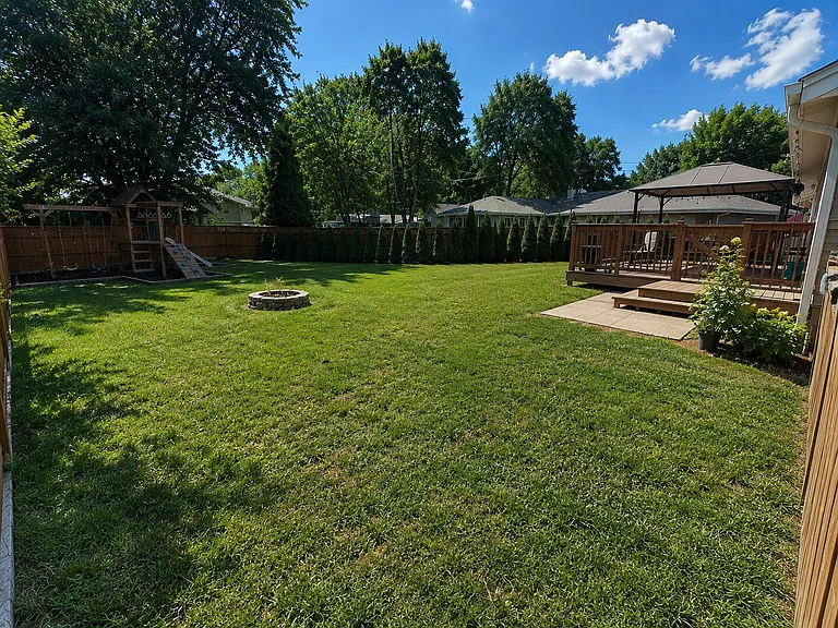 405 Morton St — Photo 18