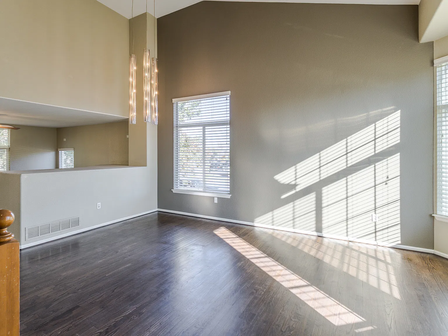 4 bed, 3.5 bath, 2978 sqft, $2,995 — Photo 4