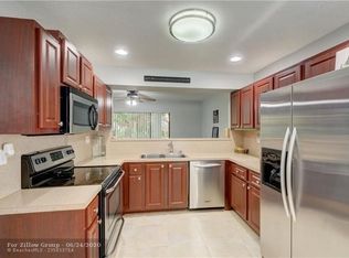 9897 Riverside Dr, Coral Springs, FL 33071