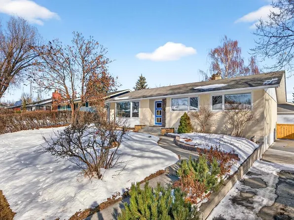 154 Windermere Rd SW, Calgary, AB T3C 3K8