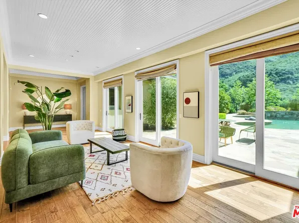 29734 Mulholland Hwy, Agoura Hills, CA 91301