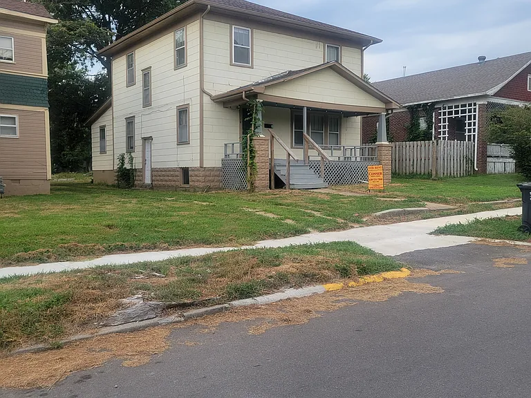 114 W Lindburg St — Photo 1