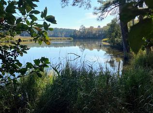 13 Eagle Point Ct, Belle Haven, VA 23306
