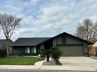 1921 Fox Glen Dr, Hughson, CA 95326