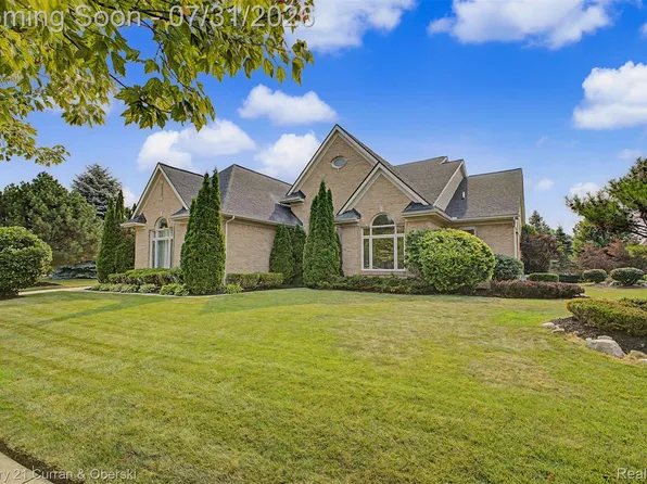 48541 Inveraray Rd, Canton, MI 48188