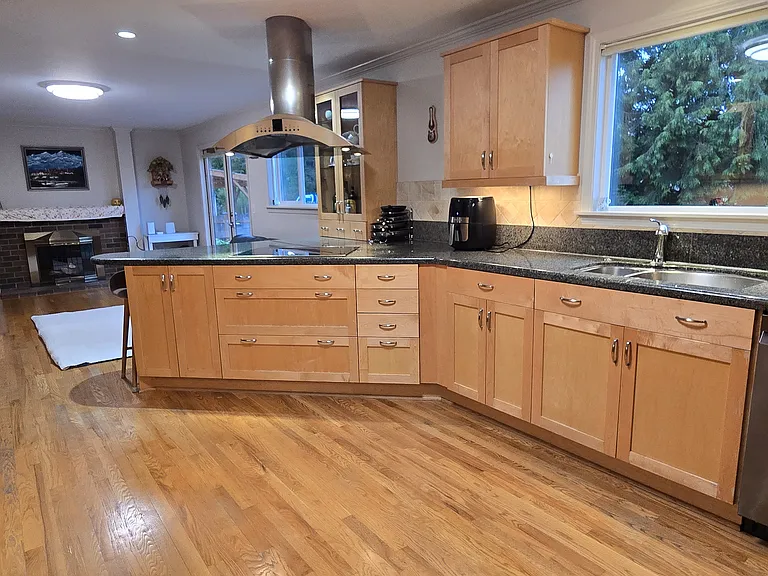 19130 SE 47th Pl — Photo 5
