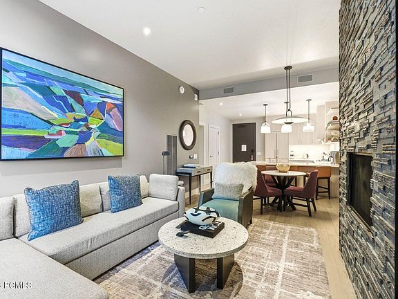 5th image of 1702 W Glencoe Mountain Way #6006