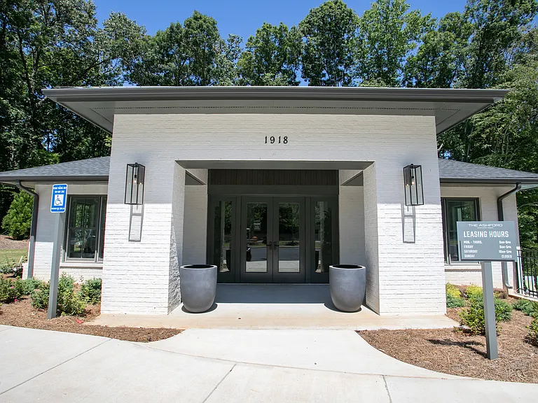 The Ashford Apartments — Photo 31