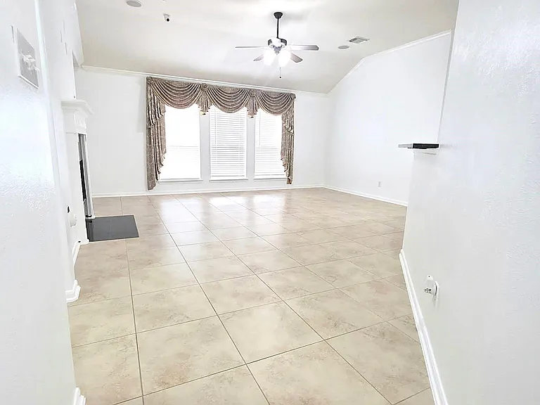 7011 Bedias Creek Ct — Photo 3