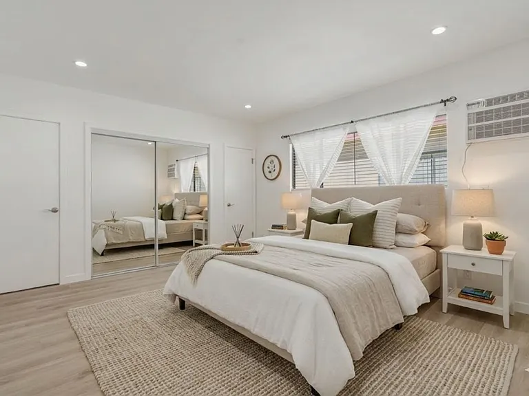 1827 N Van Ness Ave — Photo 7