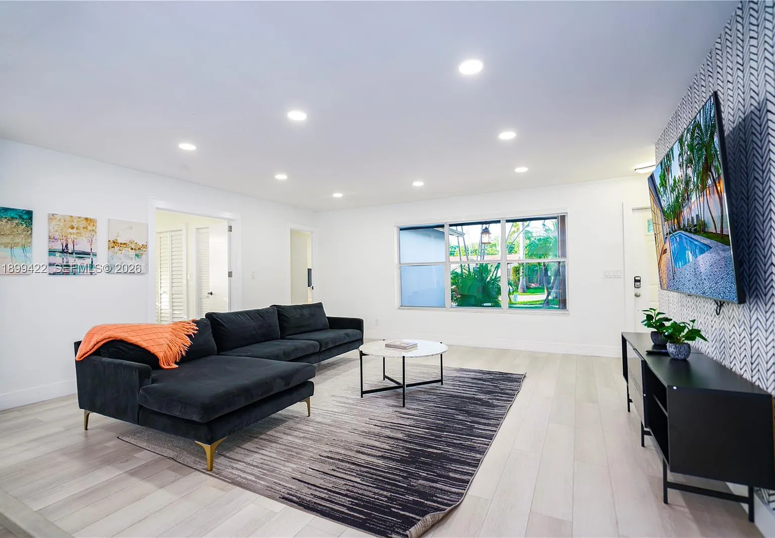 Country Club Homes — Photo 4