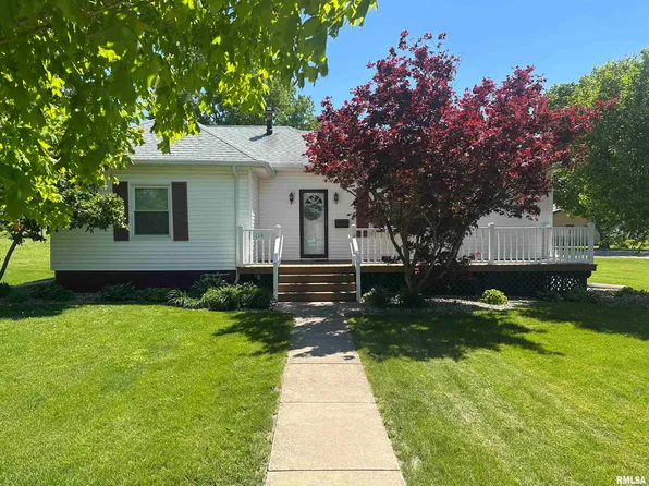114 S Lincoln St, Washburn, IL 61570