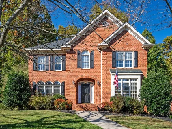 249 Broadmoor Dr, Advance, NC 27006