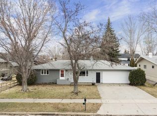 808 17th Ave SW, Minot, ND 58701