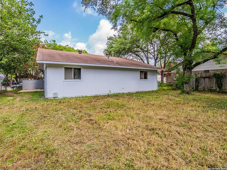 7430 Saddlewood St — Photo 22
