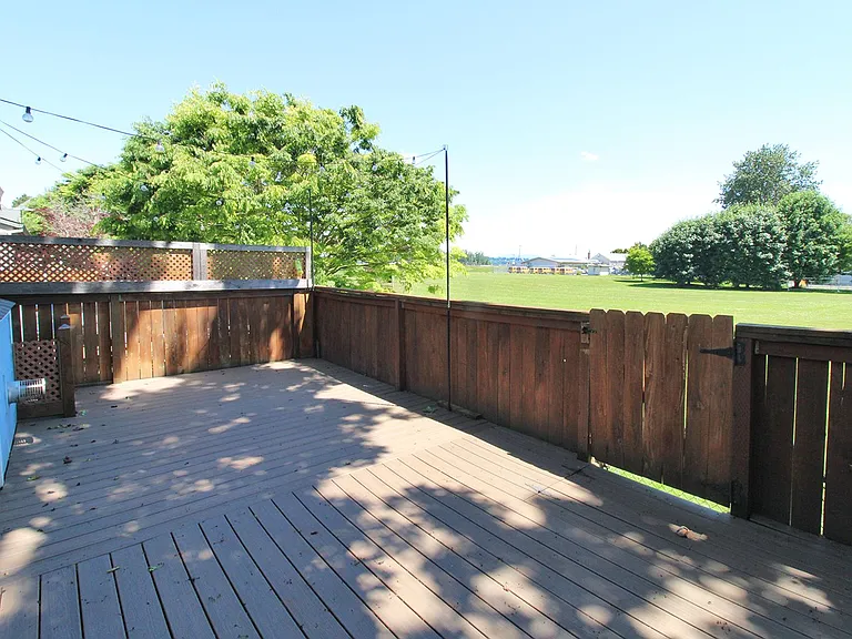 10722 NE 5th Ave — Photo 29