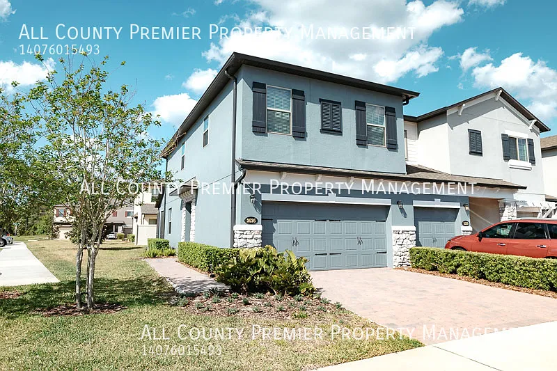 Nice 3 Bedroom 2.5 Bath Townhouse! Available Now! — Photo 2